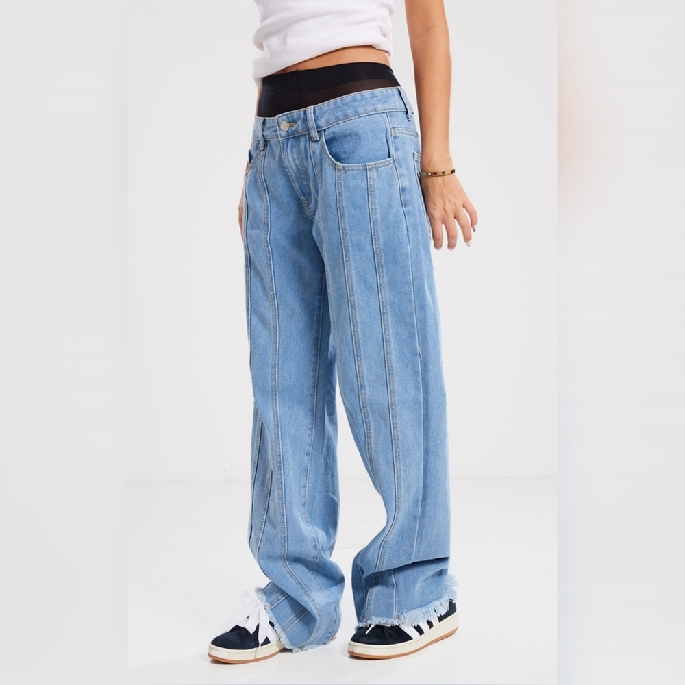 NWT Pretty Littlrle Things Light Blue Wash Raw Hem Straight Leg Jeans Size 2